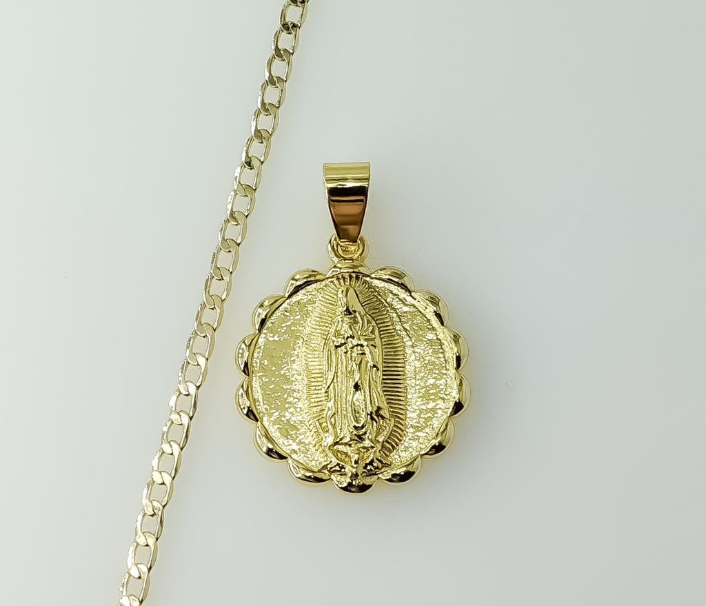 14K gold plated Cuban chain necklace with Virgin Mary pendant and delicate links.
Virgin Mary pendant 14K gold plated Cu