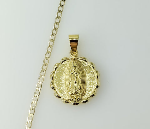 14K gold plated Cuban chain necklace with Virgin Mary pendant and delicate links.
Virgin Mary pendant 14K gold plated Cu