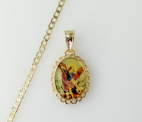 Gold plated 14K Cuban chain necklace with Archangel Saint Michael pendant.
14K gold plated Cuban chain necklace featuri