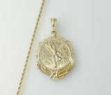 Gold-plated Mexican Centenario rope and braided chain double-sided necklace display.

Gold-plated Mexican Centenario rop