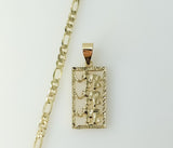 Gold plated figaro chain elephant necklace made of sterling silver base metal.

Gold plated sterling silver base metal e