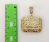 Golden plated pendant featuring a replica of The Last Supper scene
A gold-plated pendant depicting a classic The Last Su