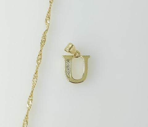 14K plated dainty twist chain necklace with a sterling silver letter "U" pendant.

14K plated dainty twist chain necklac