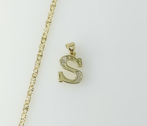 Gold Plated Star Chain Necklace featuring a Dainty 2.5mm Letter "S" Pendant.
Gold Plated Star Chain Necklace with a Smal