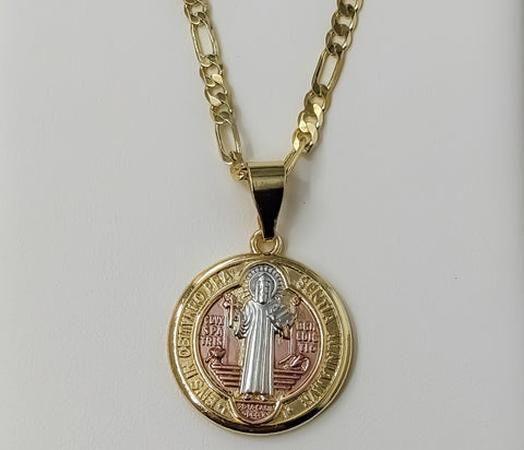 Gold-plated tri-color Saint Benedict medal pendant on a 3mm figaro chain necklace.

A gold-plated Saint Benedict medal p