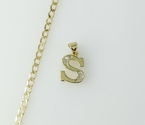 Gold plated 14K Cuban chain necklace featuring a dainty letter S pendant.

Gold plated 14K chain necklace with a delicat
