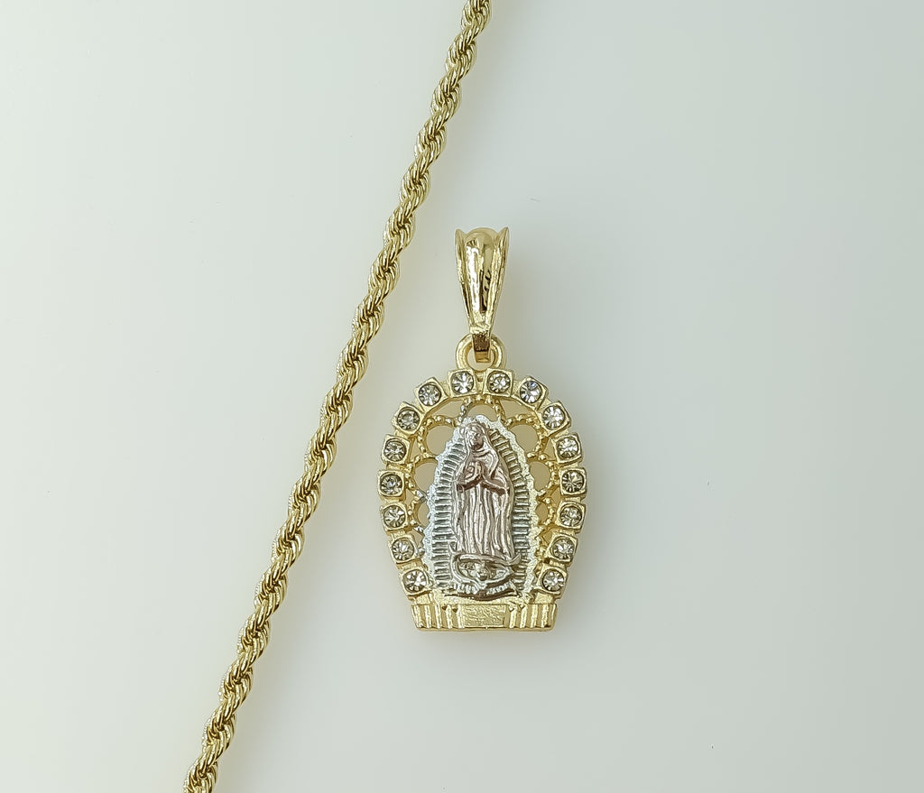 Virgin Mary pendant on a gold plated rope braided chain necklace.
A gold plated rope braided chain necklace featuring a