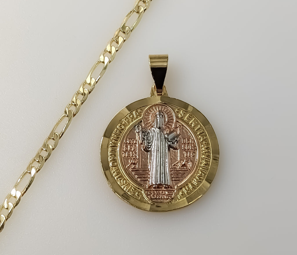 Gold plated Saint Benedict medal pendant on a 4mm figaro chain necklace.

Gold plated figaro chain necklace featuring a