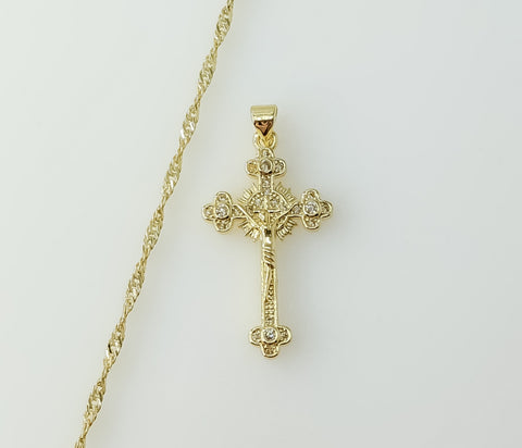 Gold plated 14K twist chain necklace with small cross pendant
Gold plated 14K chain necklace featuring a small cross de