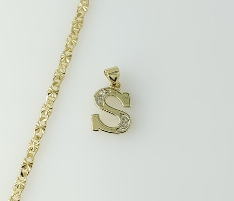 Gold Plated Dainty Letter Star Chain Necklace with delicate chain details.
Gold Plated Dainty Star Shaped Chain Necklace