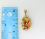 A gold-plated flat anchor pendant with detailed engraving.
A gold-plated flat anchor pendant with intricate rope details