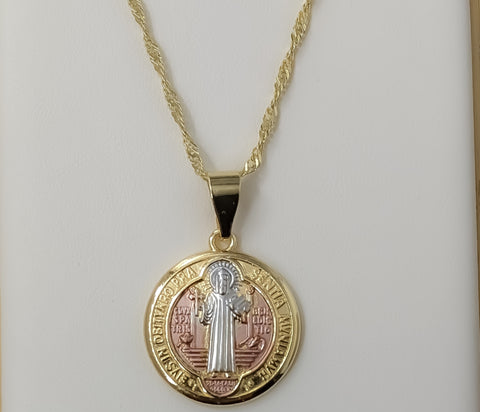 Gold plated 14K twist chain necklace with Saint Benedict medal pendant
Gold plated 14K twisted chain Saint Benedict med