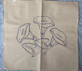 Flower Design Embroidery Cloth (Manta Servilletero)
